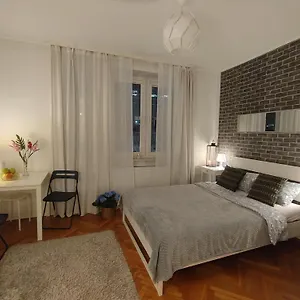 Apartment Down Town View, Warschau